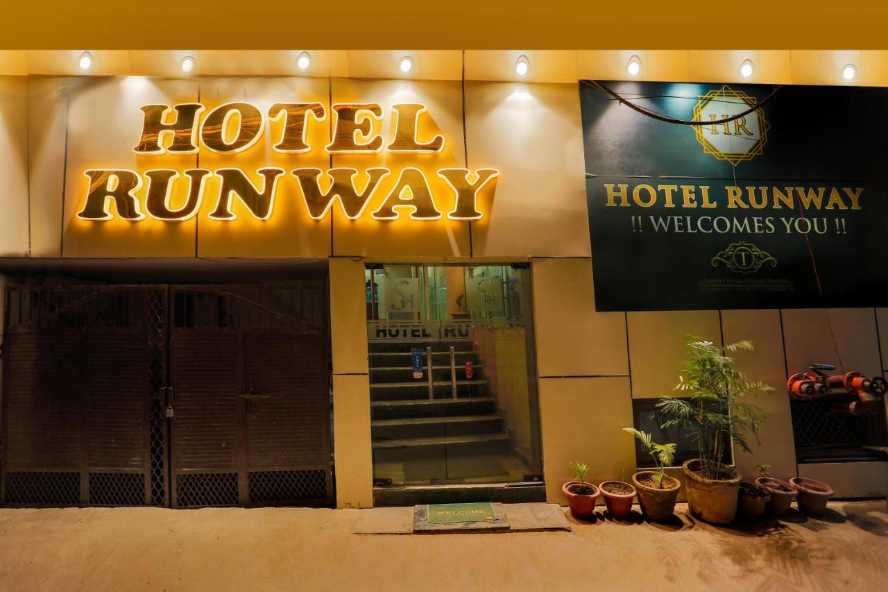 Airport Hotel Runway Új-Delhi Kültér fotó